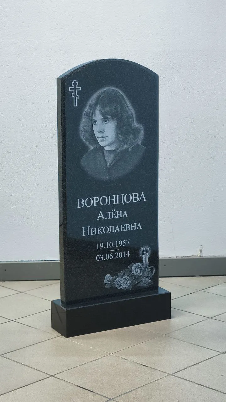 Гранитный памятник на могилу — работа №1 мастерской Обелиск-Гранит, Уфа